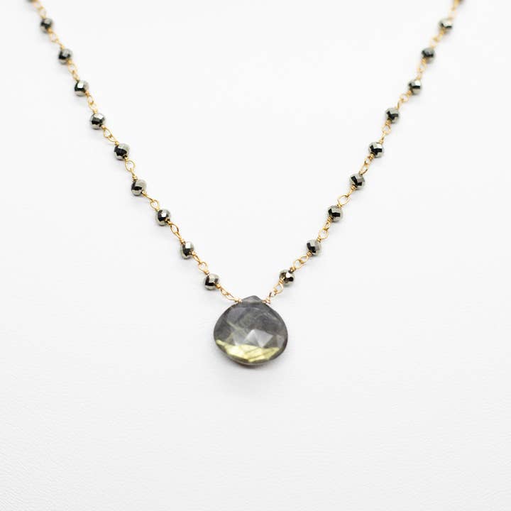 Collana in oro con cascata di labradorite per la vendita all'ingrosso da parte di Susan Roberts Jewelry