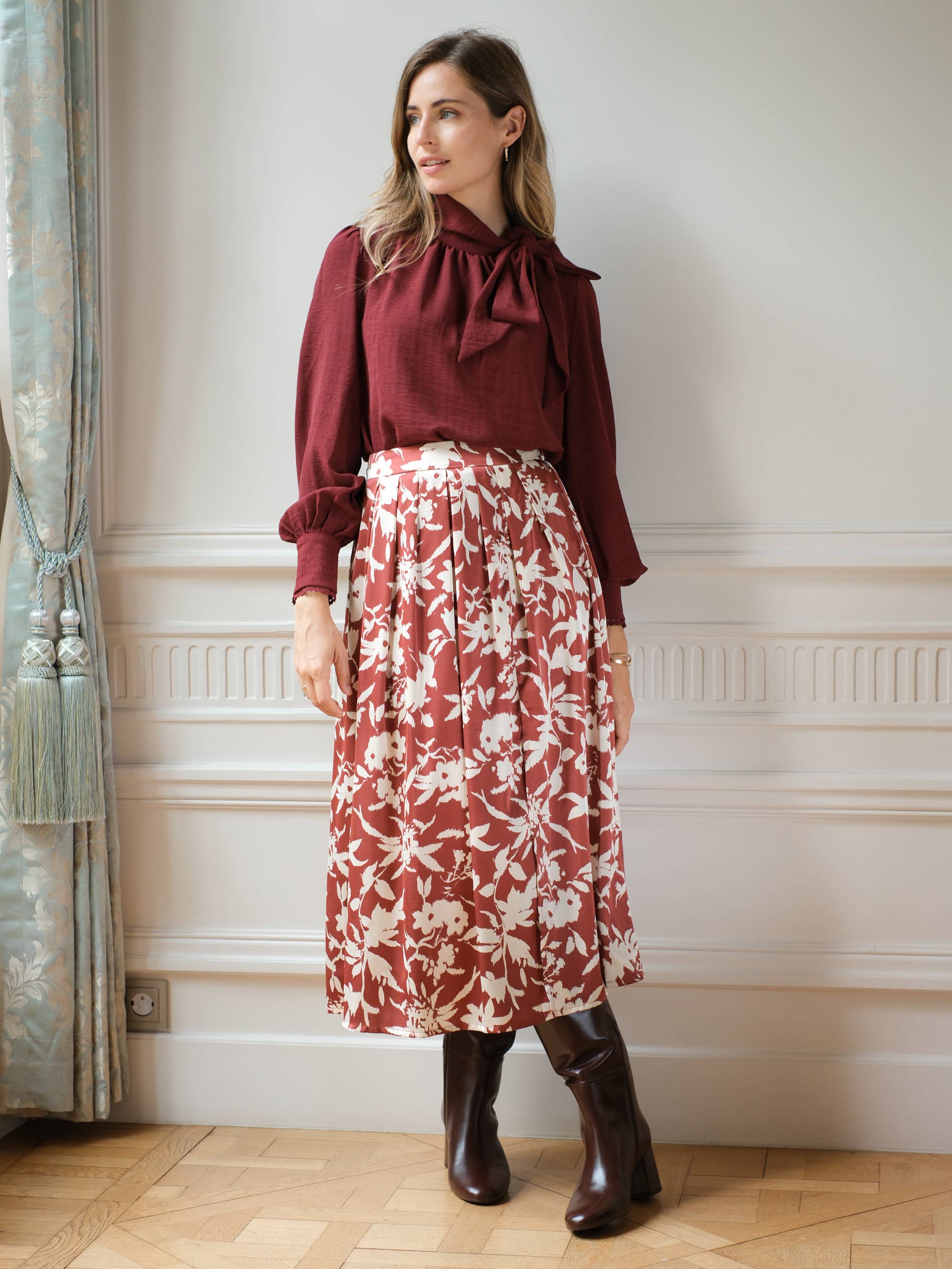 LOVIE & CO - Wholesale Blouse - Women's - Textured blouse with lavallière collar and open back - 4973T-MARGOT6