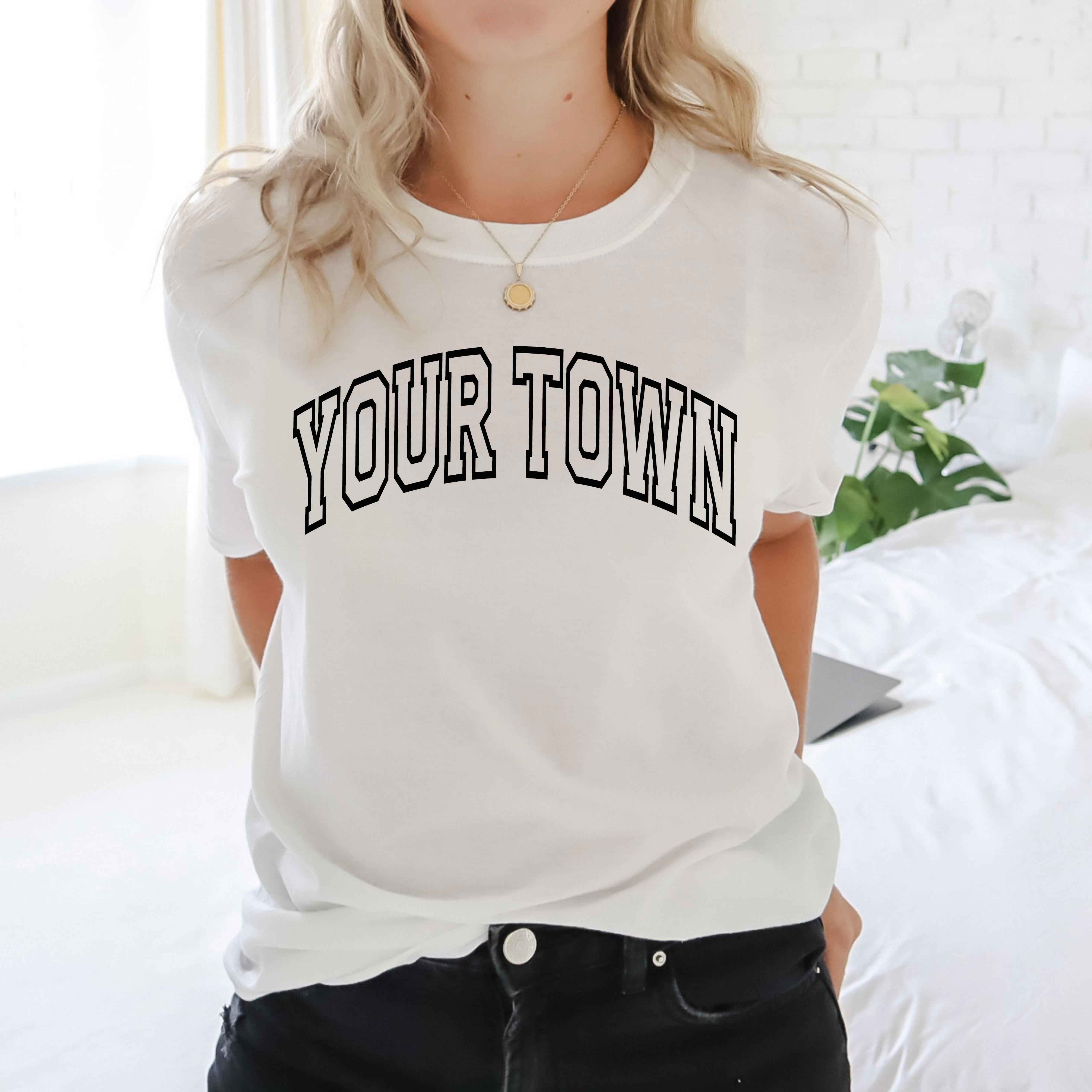 One Nine - Vendita all'ingrosso Maglietta serigrafata - Donna - T-shirt personalizzata City/Town Comfort Colors Heavyweight Hometown8