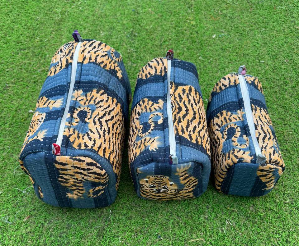 bhavnas boutique - Wholesale Makeup/Cosmetic Bag - Tiger Printed Cosmetic Bag Quilted Toiletry Bag Cotton Bags4