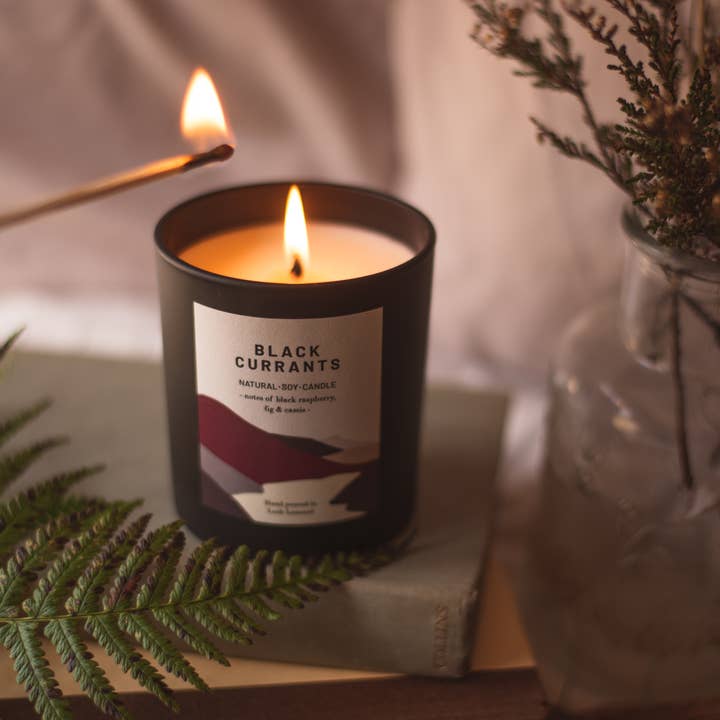 Ocoee House – wholesale Jar/filled candle – Black Currants, Organic & Vegan Scented Candle | Ocoee House5