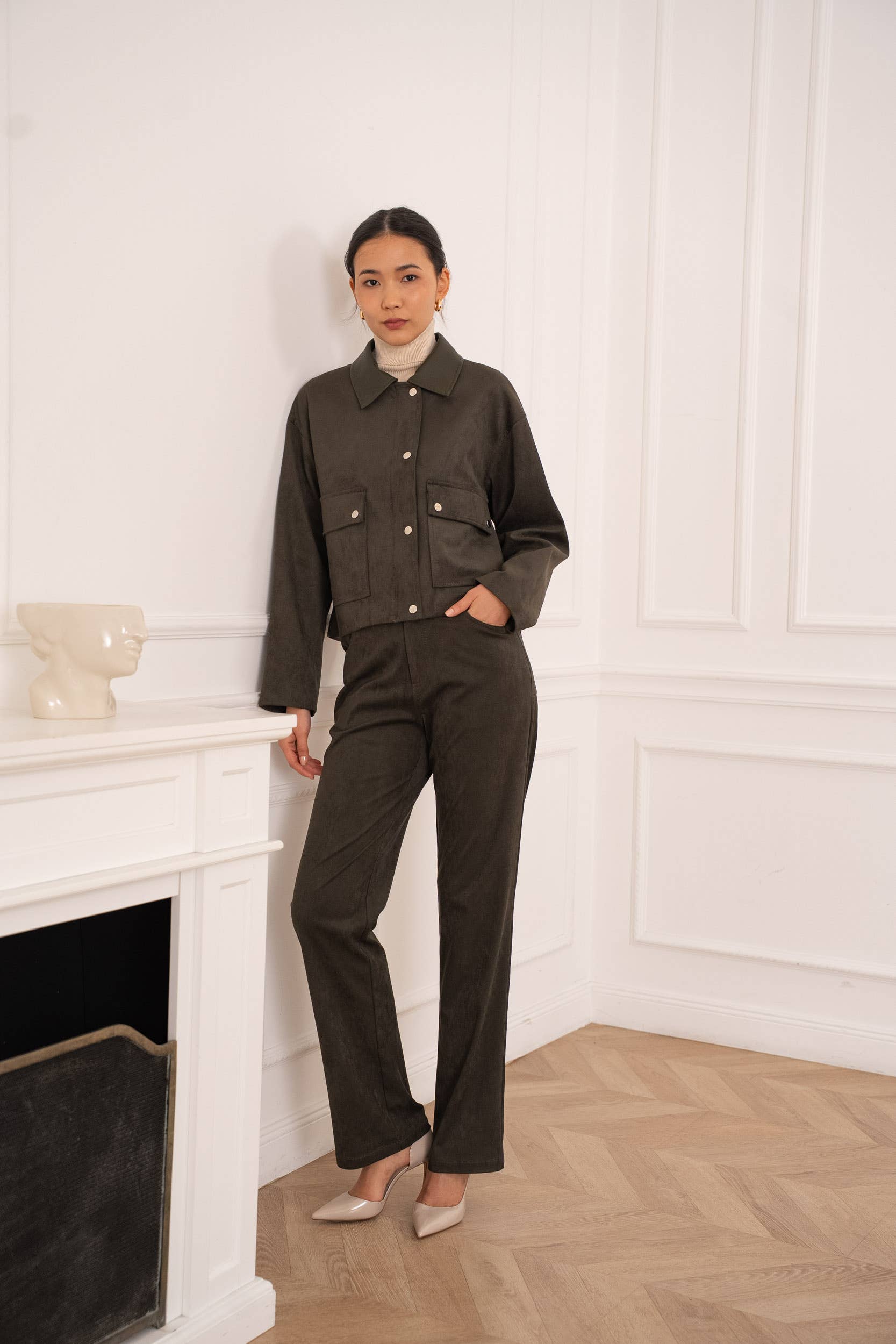 Attentif Paris - Wholesale Jacket - Women's - Short suede jacket with contrasting faux leather collar25