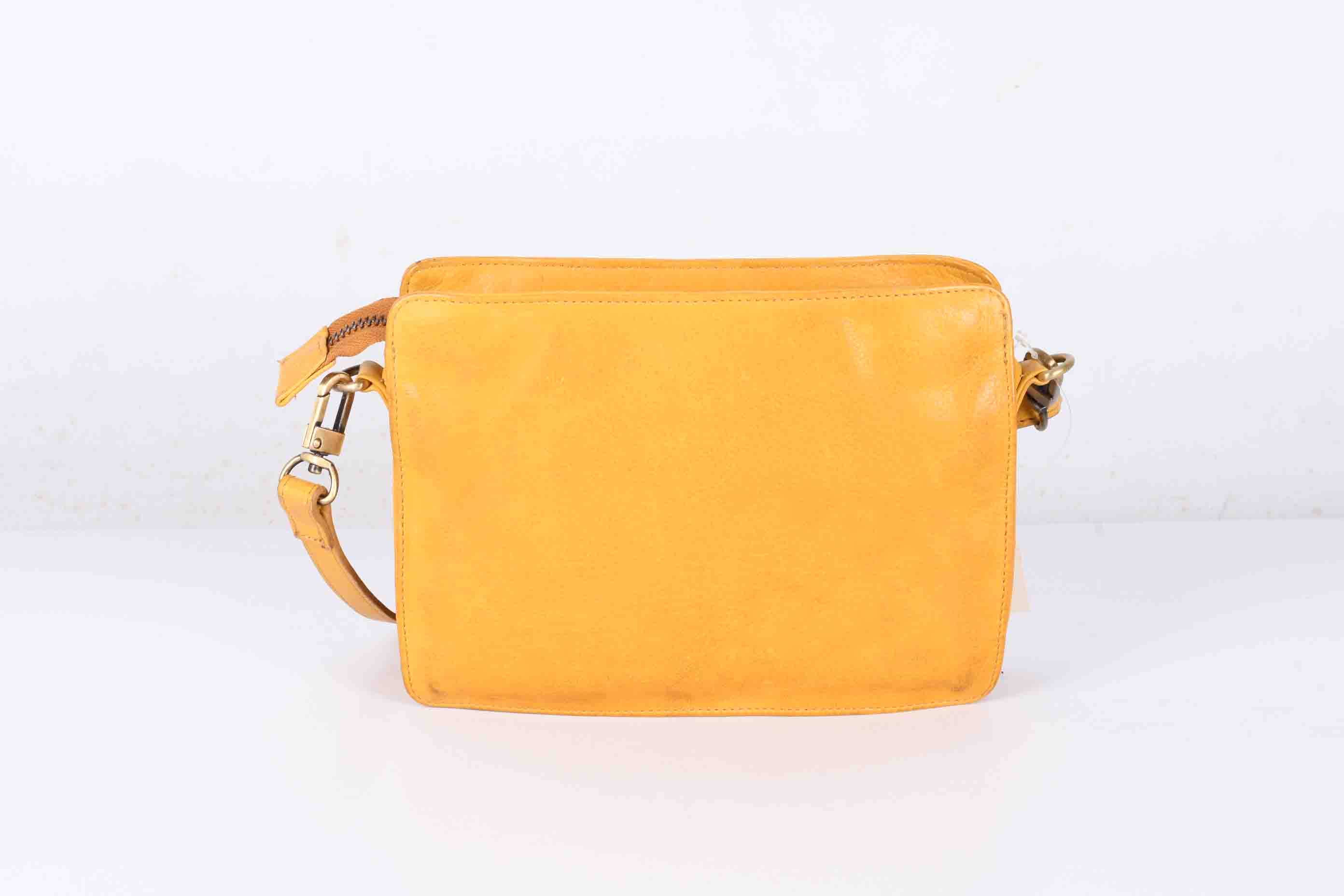 KOMPANERO – wholesale Crossbody bag – Women's – Handbag, Genuine Leather, Sling Bag - Camille1