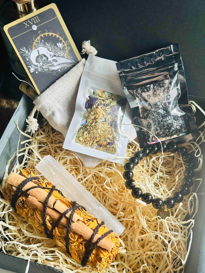 Samantha Box Set (The Apprentice Witch) for wholesale by Witches box
