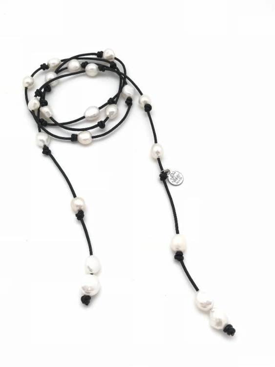 Pearl Lariat - svart läder vita pärlor för wholesale av MdeM Designs