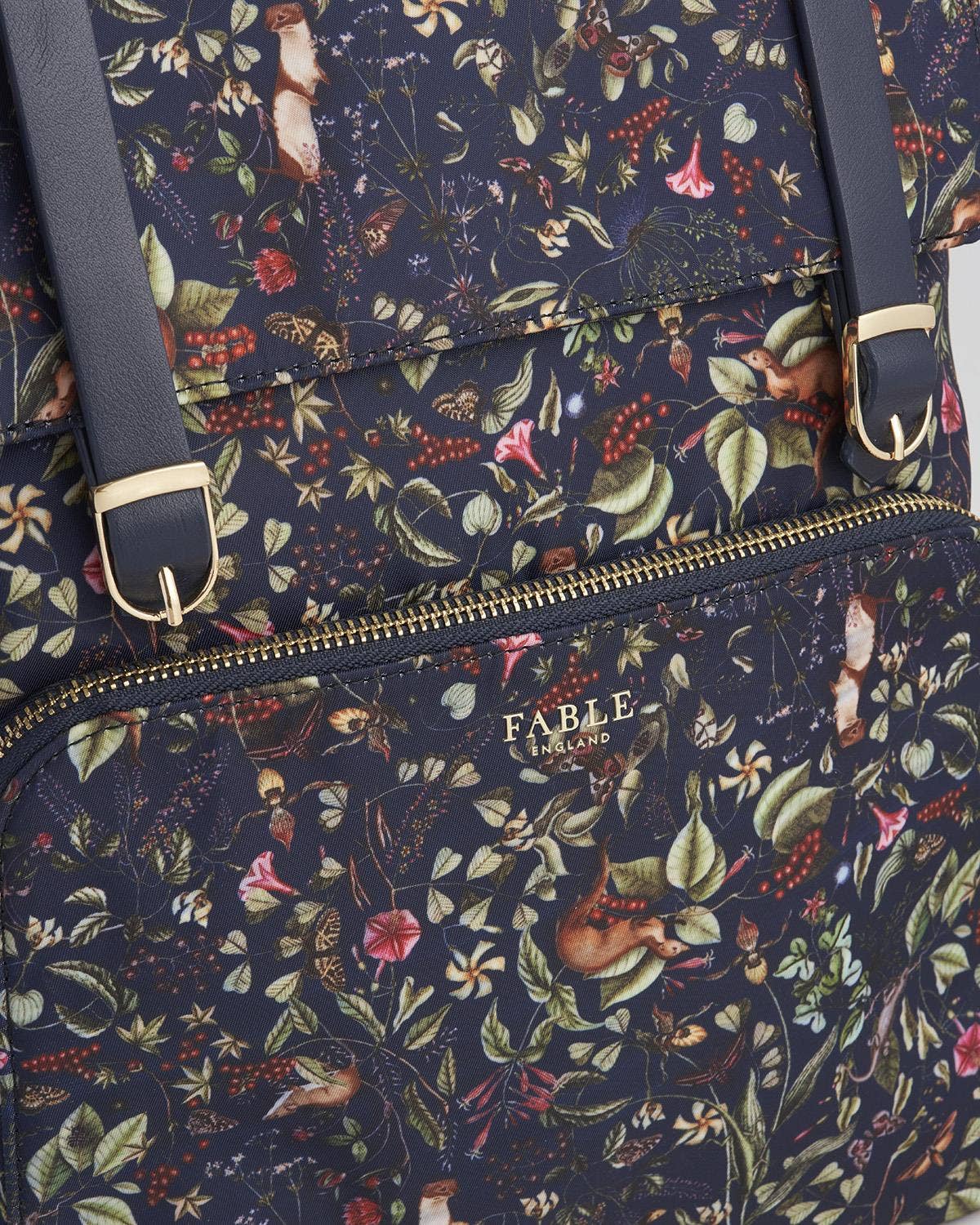 Fable England – wholesale Ryggsäck - Dam – Stor marinblå ryggsäck från Wolf Garden - Storbritannien och USA4