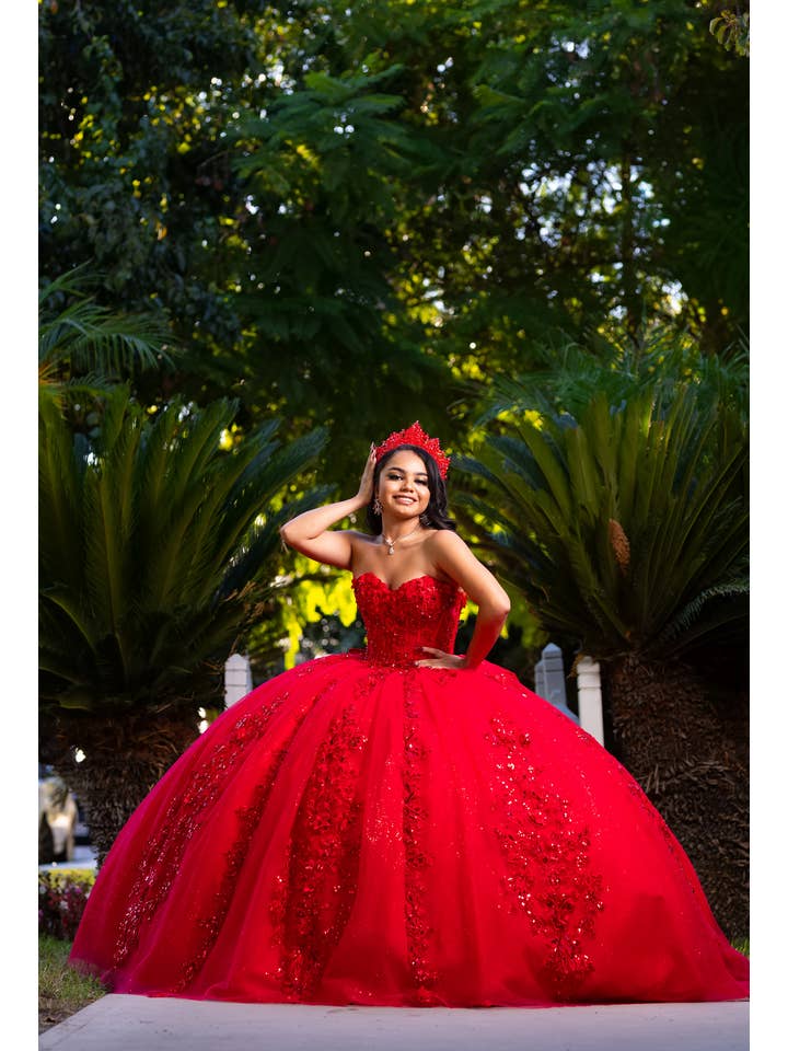 Red Sweetheart neckline quinceanera dress CHF3129 for wholesale on Faire10