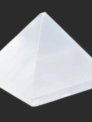 Selenitpyramide, 2" størrelse (1 kg/2,2 lbs) for engroshandel hos AmazeU