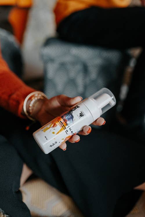 Terre Fauve - Wholesale Facial Cleanser - Moisturizing and anti-oxidant facial cleansing foam2