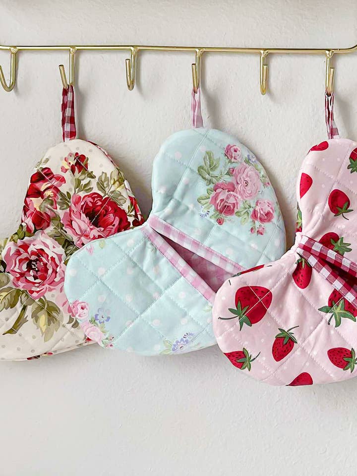 Floral Pot Holder, Oven mitts, coquette cottage core for wholesale by lovedeanjax