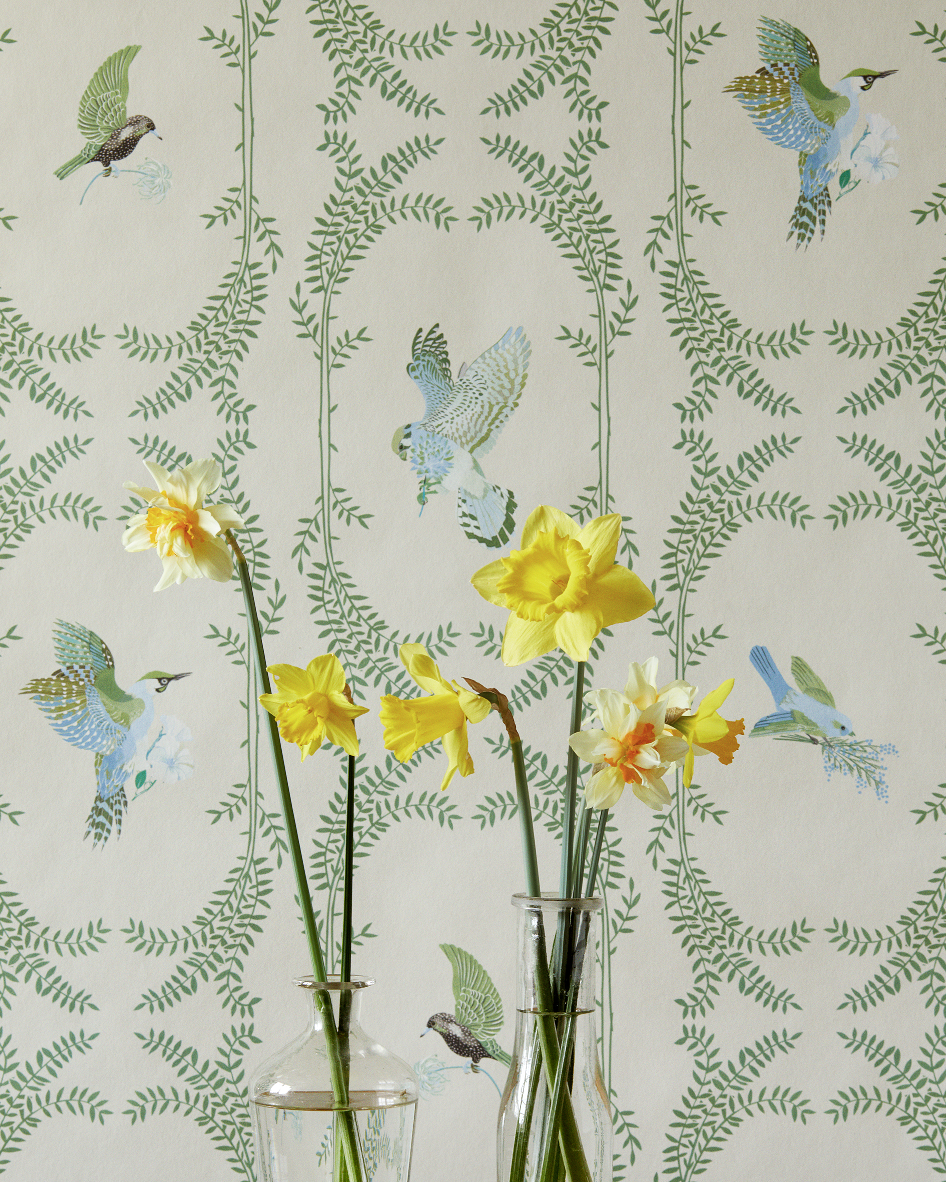 Little Cabari - Wholesale Wallpaper - ENVOLÉE wallpaper in Tilleul color1