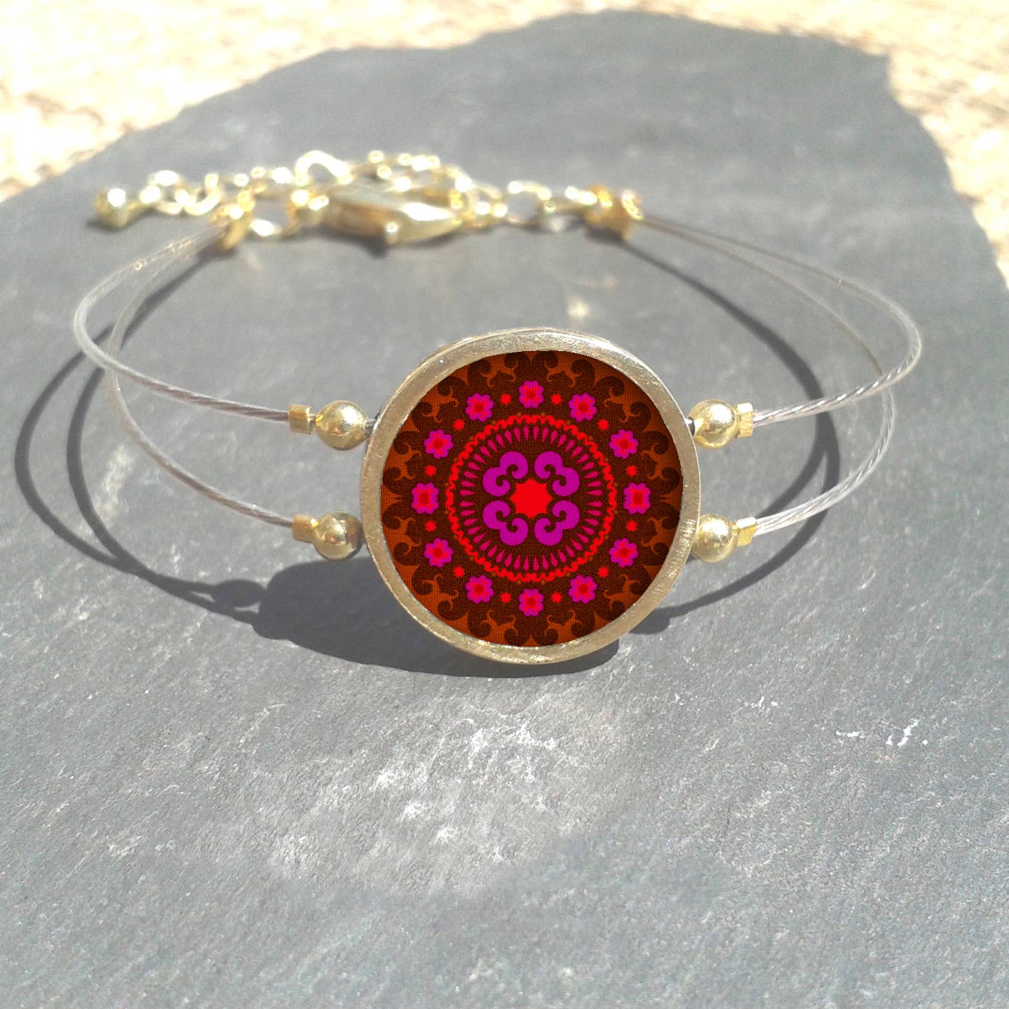 Noa Jewellery – wholesale Charm/dangle bracelet – Round Ceramic Bracelet, Gold Plated Stainless Steel Frame3