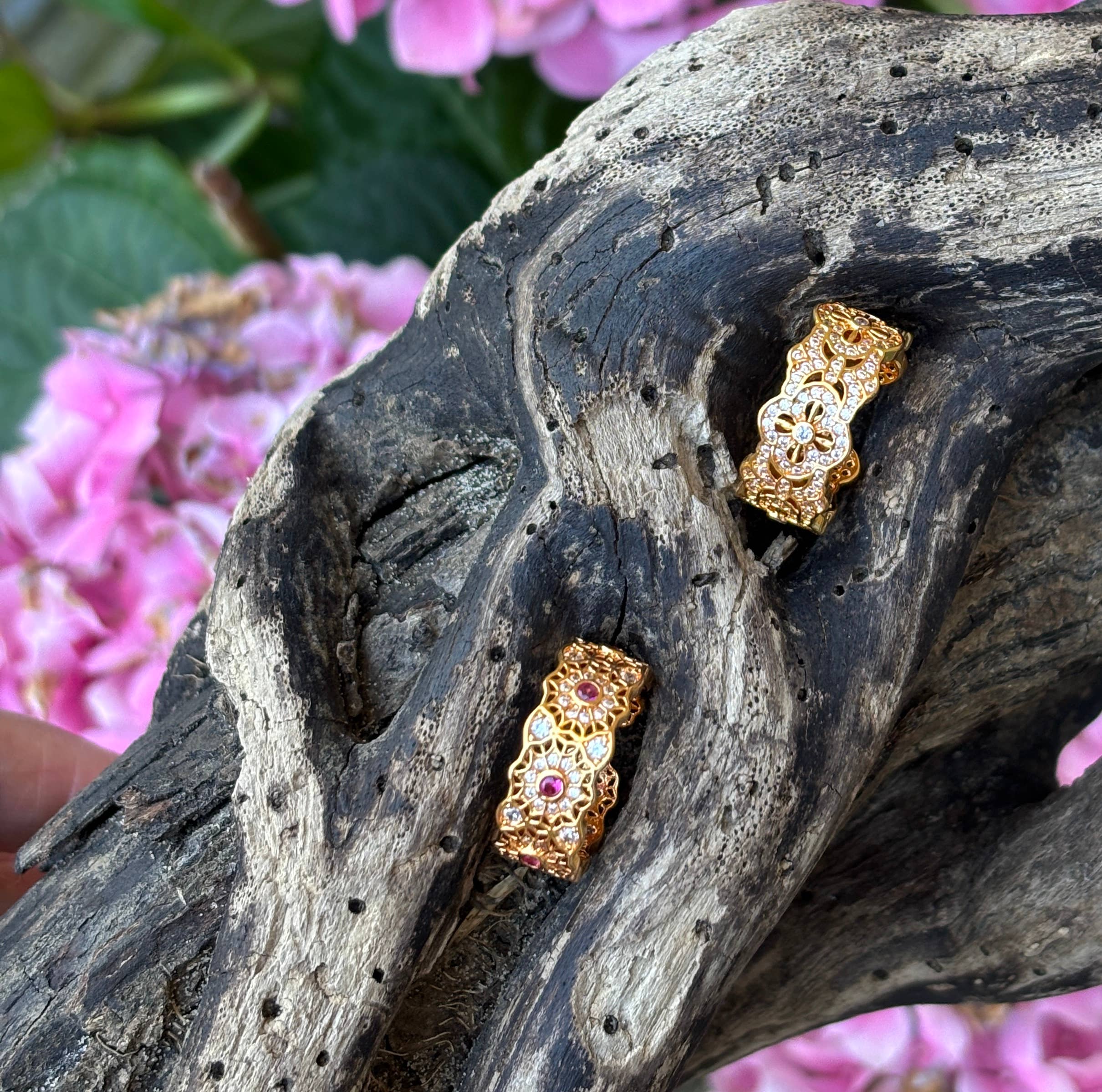 Ocean Ripples - Wholesale Multi-Stone Ring - 18ct Gold Plated Cubic Zirconia Flower Lace Ring 4