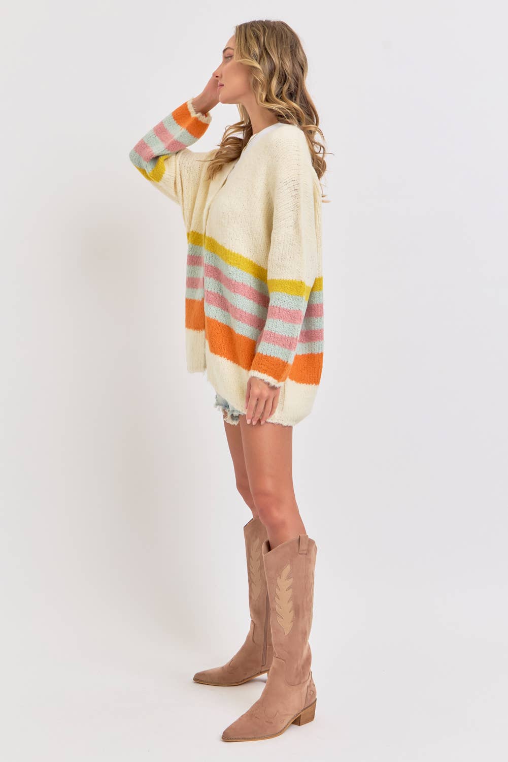 CRÈME MULTI CARDIGAN EN MAILLE SOUPLE À RAYURES MULTIPLES SUPER DOUX en vente sur Faire3