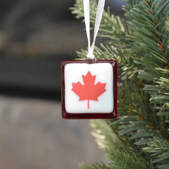 Station pôle Nord inc. - Wholesale Ornament - Souvenir du Canada, Feuille d'érable