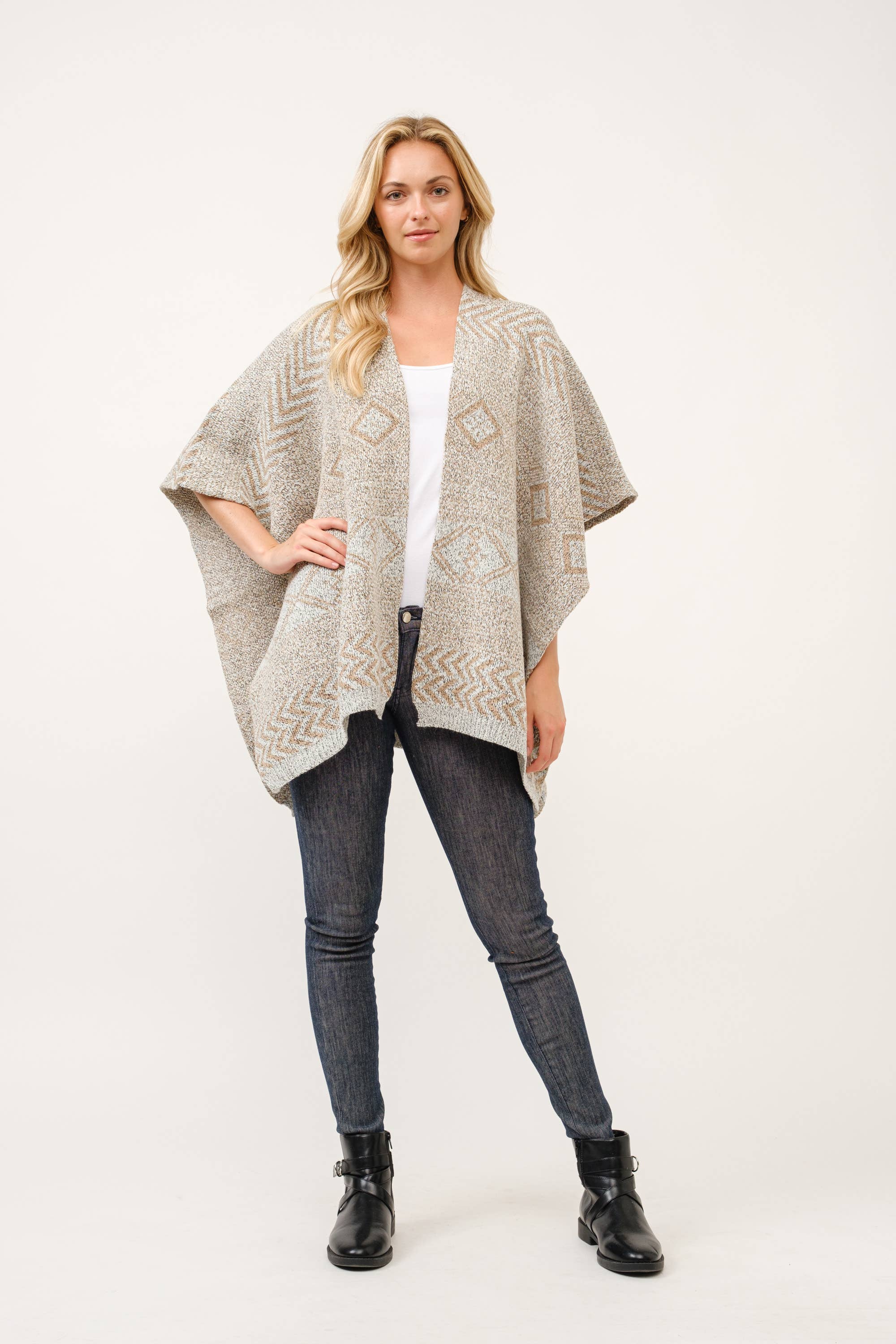 Raj Trading & Imports (USA) Inc. - Wholesale Poncho - Dames - Lori ruana met Azteekse print en wikkelstijl9