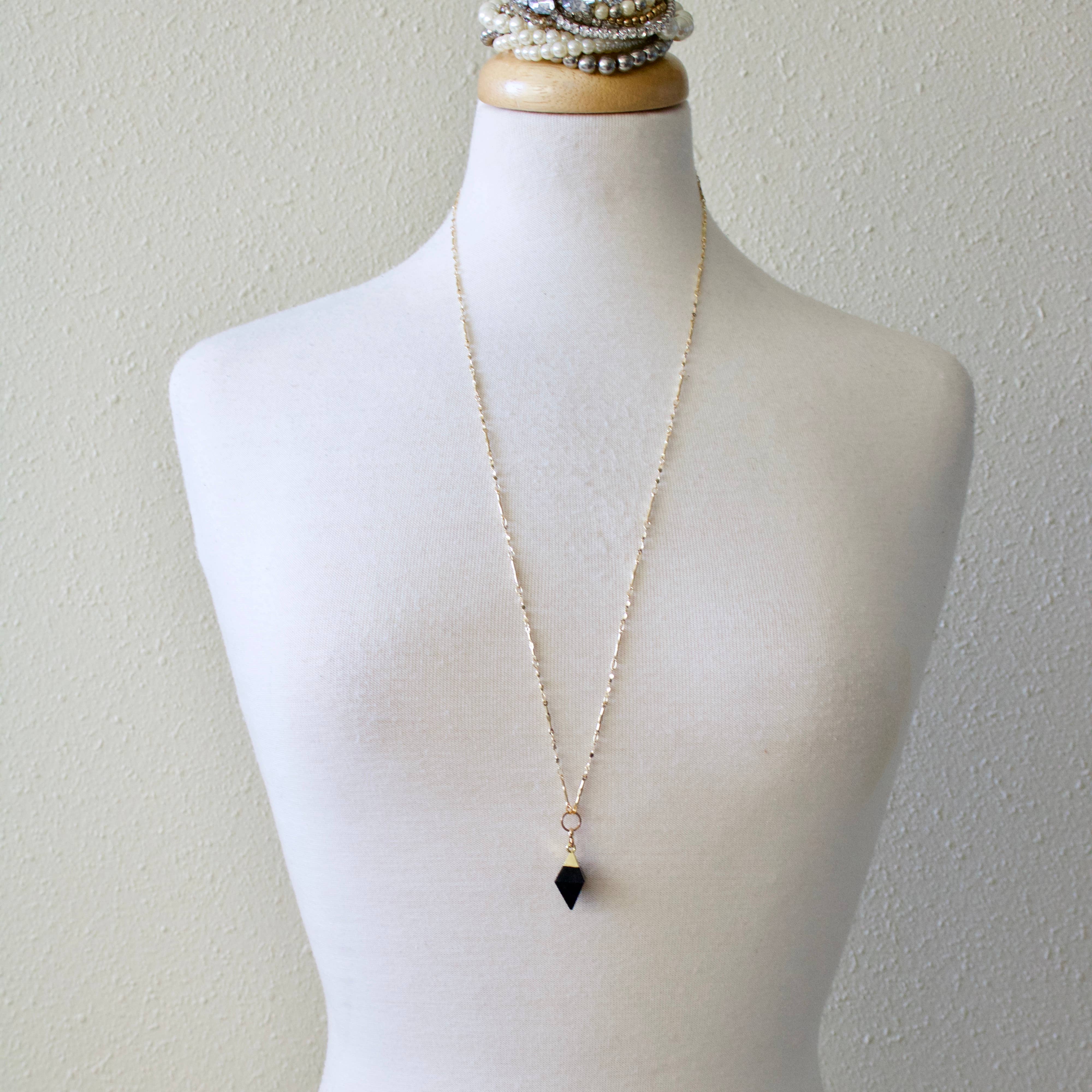 TISH jewelry – Engroshandel Halskæde med vedhæng – Holly//Sort agat Pyramid Halskæde4