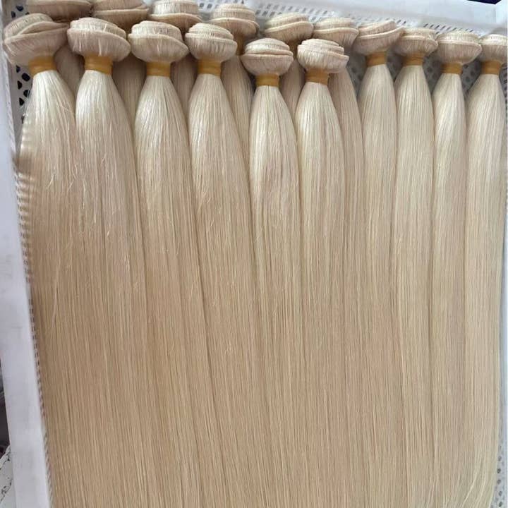 #613 Extensions de Cheveux Blonds avec Frange - Cheveux Humains Européens pour la vente par Hair Imports NYC