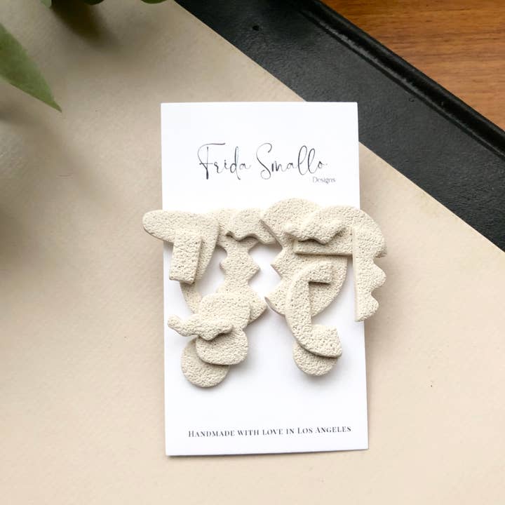 Frida Smallo Designs – Engroshandel Hængeøreringe og creoløreringe – Abstrakt skulpturer Polymer ler øreringe1