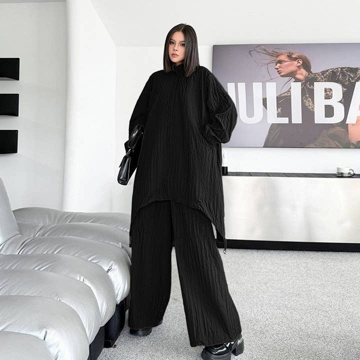 Sæt med ensfarvet top med høj hals og afskårne bukser for engroshandel hos MoodGold