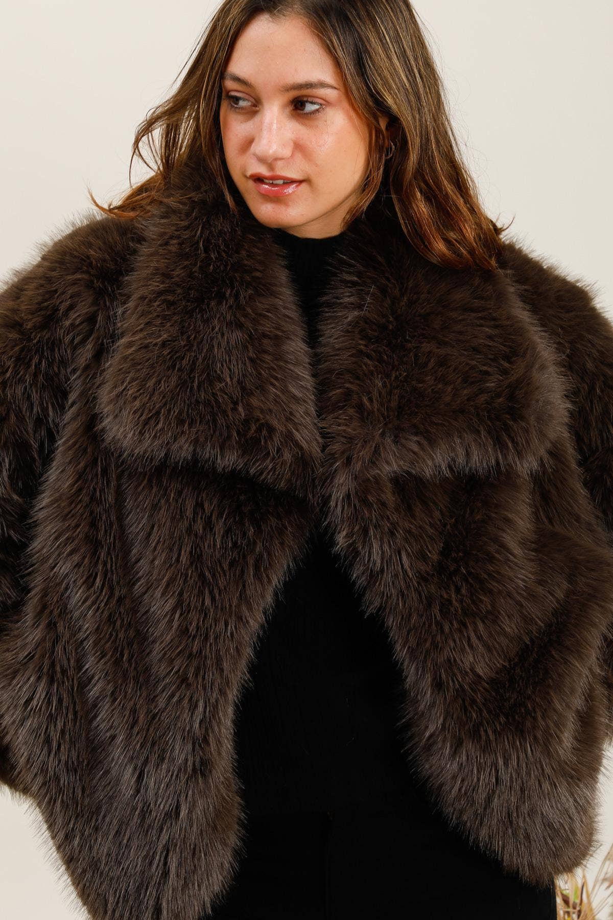 DIX-ONZE - Wholesale Fur/Faux Fur Coat - Women's - Short Faux Fur Jacket – Elegance & Softness0