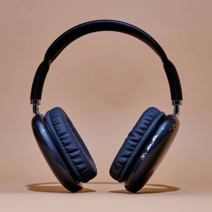 VIAI Beauty - Wholesale Headphones - Alex Headphones0