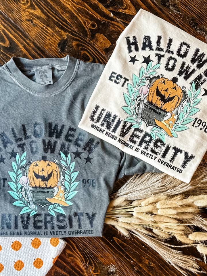 Halloween Town Herfst Graphic T-shirt voor wholesale door Top Notch