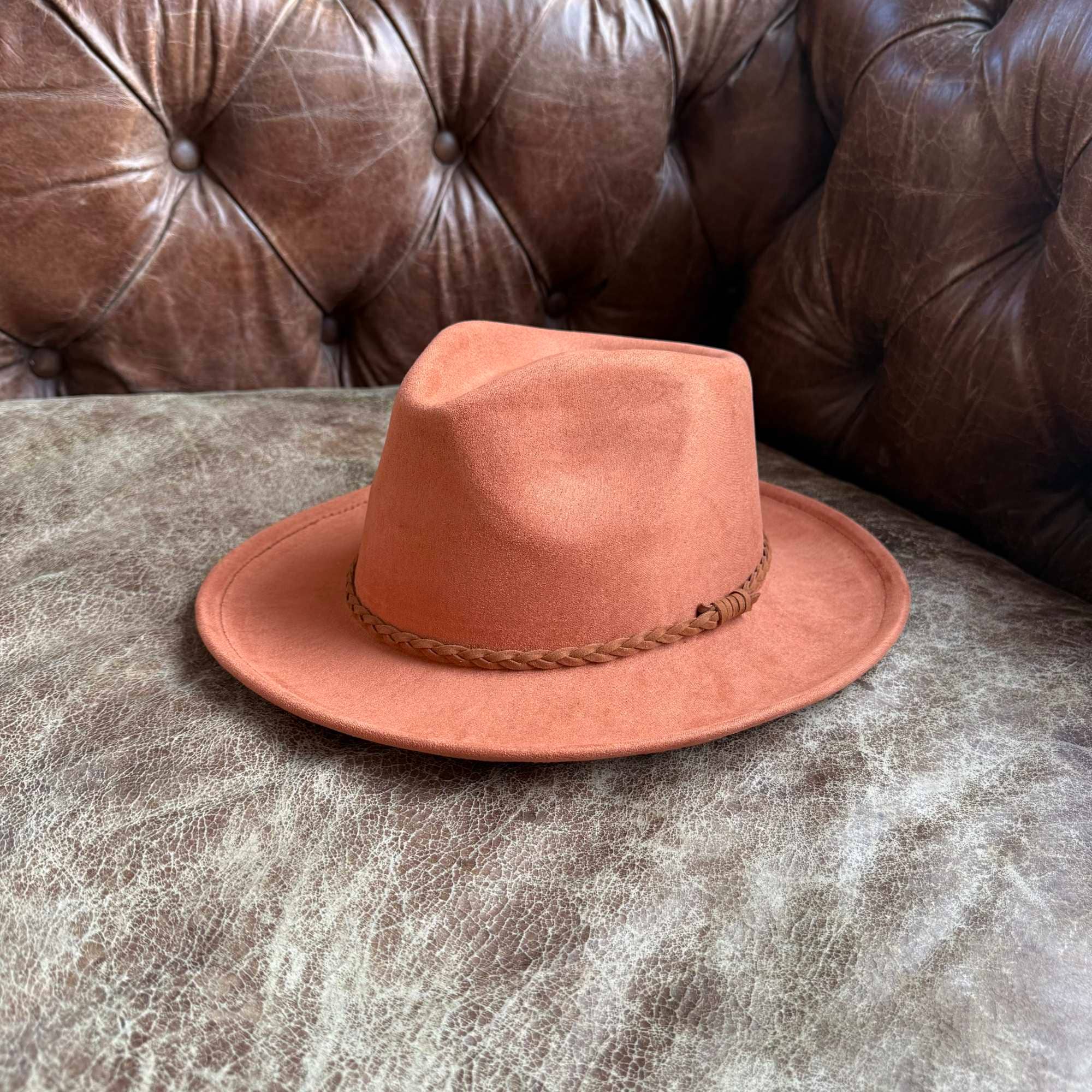 Queens INC - Wholesale Hat Accessory - Women's - Stiff Brim Rancher in  Suede Hat W/ Braided Suede Belt20