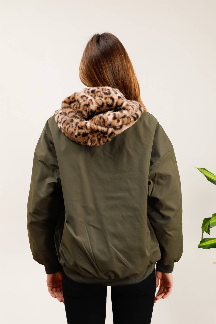 MOOYA - Wholesale Bomber Jacket - Women's - Oversized bomber with leopard fur - MY073