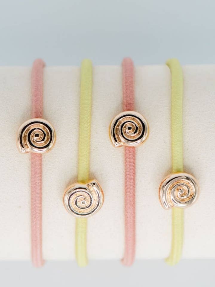 Ensemble de chouchous en coquillage - Rose clair / Jaune pour la vente par Smith and Co. Design