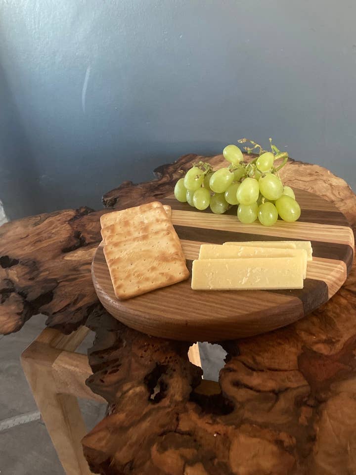 Apresentamos a nossa impressionante tábua redonda feita a partir de 25cm redondo por atacado de Bellmarlace