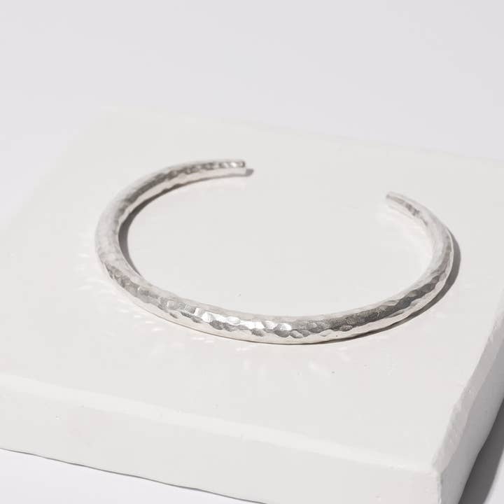 Brazalete martillado | Plata de ley para venta al por mayor de MULXIPLY