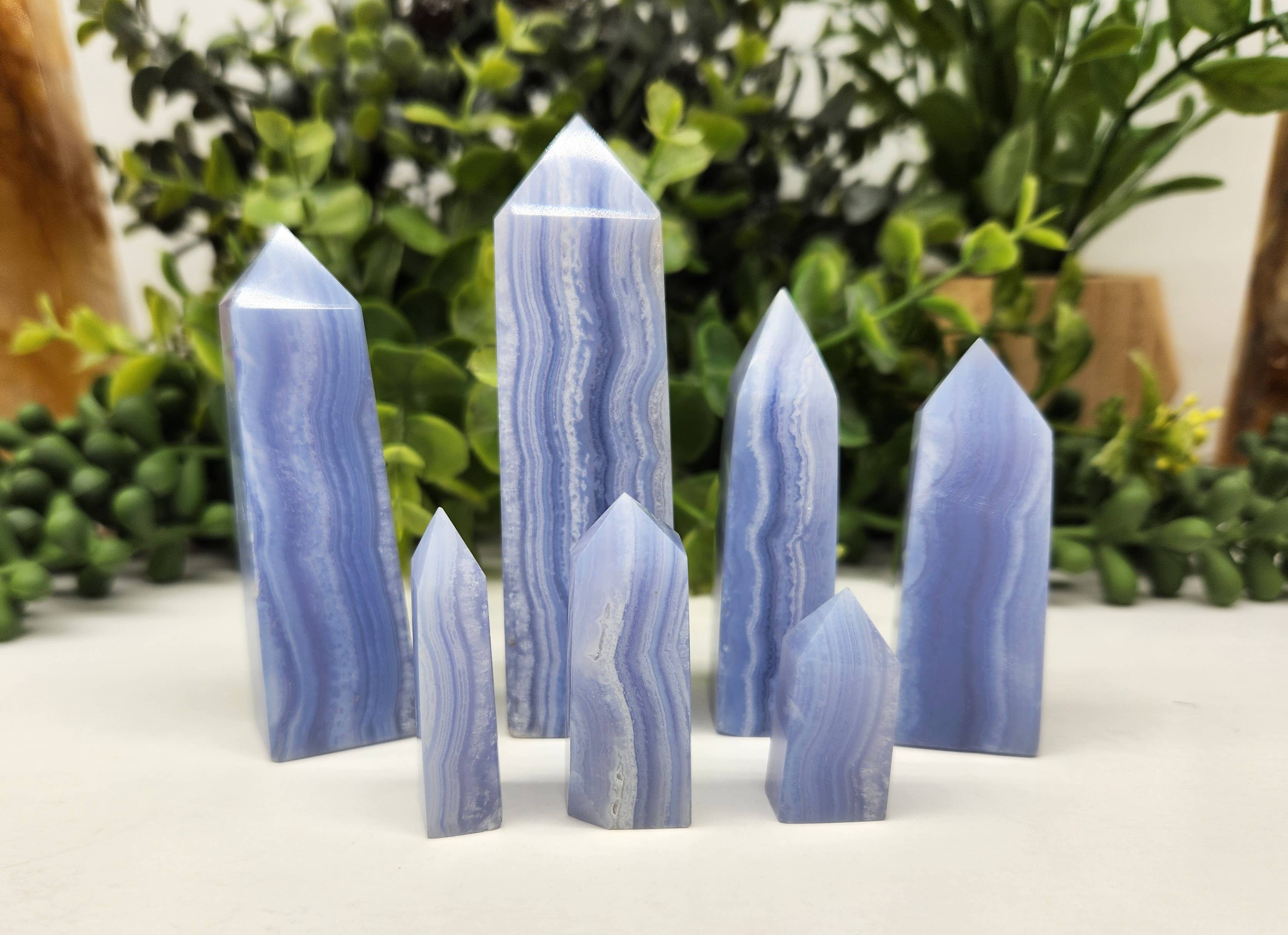 Meraki Gemstones – Engroshandel Spirituelle sten og krystaller – Blue Lace Agate obelisktårne i 0,5 lbs trin0