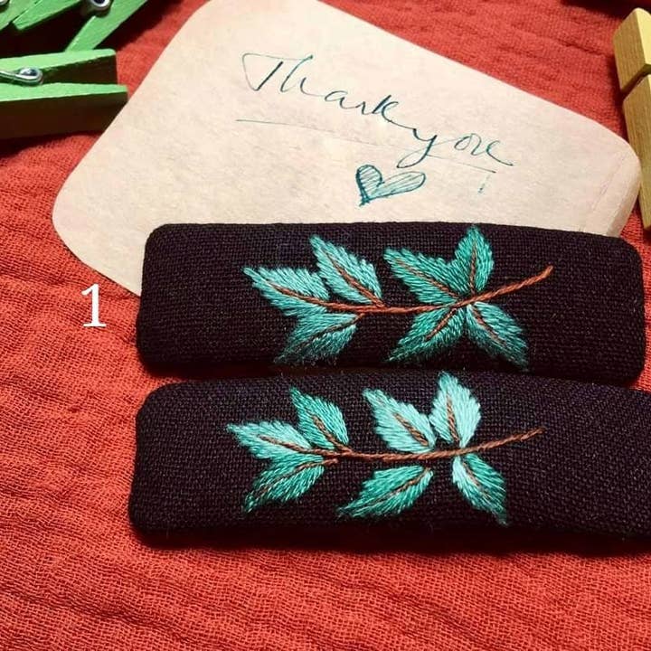 Quince Fables - Vente Barrette – femme - Barrette à cheveux brodée florale, collection noire2