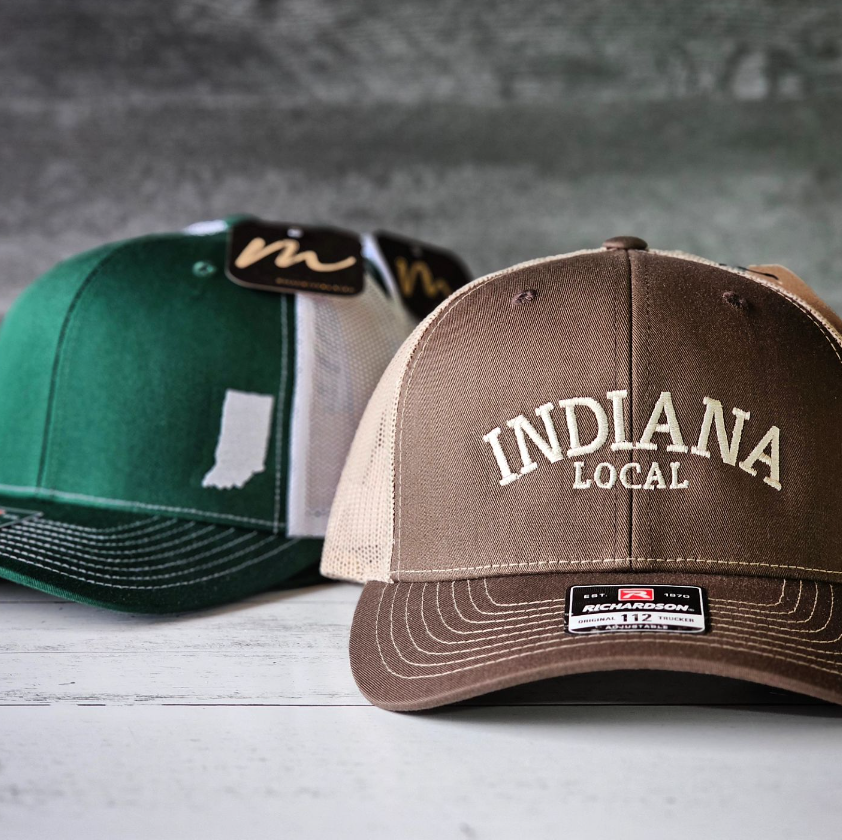 Mad River – Großhandel Trucker-Cap – Unisex – Ihre benutzerdefinierte State Local Hat auf Richardson 112 Trucker Hat1