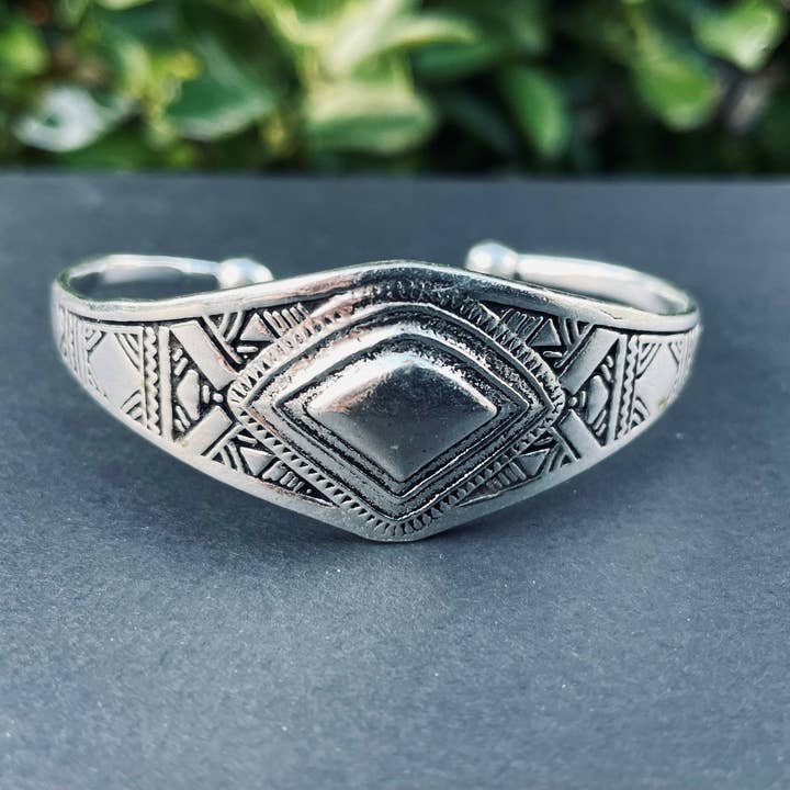 Kaali Boutique – wholesale Cuff bracelet – Tuareg Jewelery Silver Bracelet / Bangle / Cuff / Unisex / Boho / Ethnic / Rustic / Bohemian / Hippie / Gypsy / Geometric /4