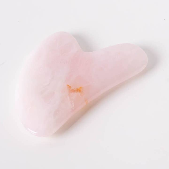 Gua Sha en quartz rose pour la vente par Rocky Writer Shop
