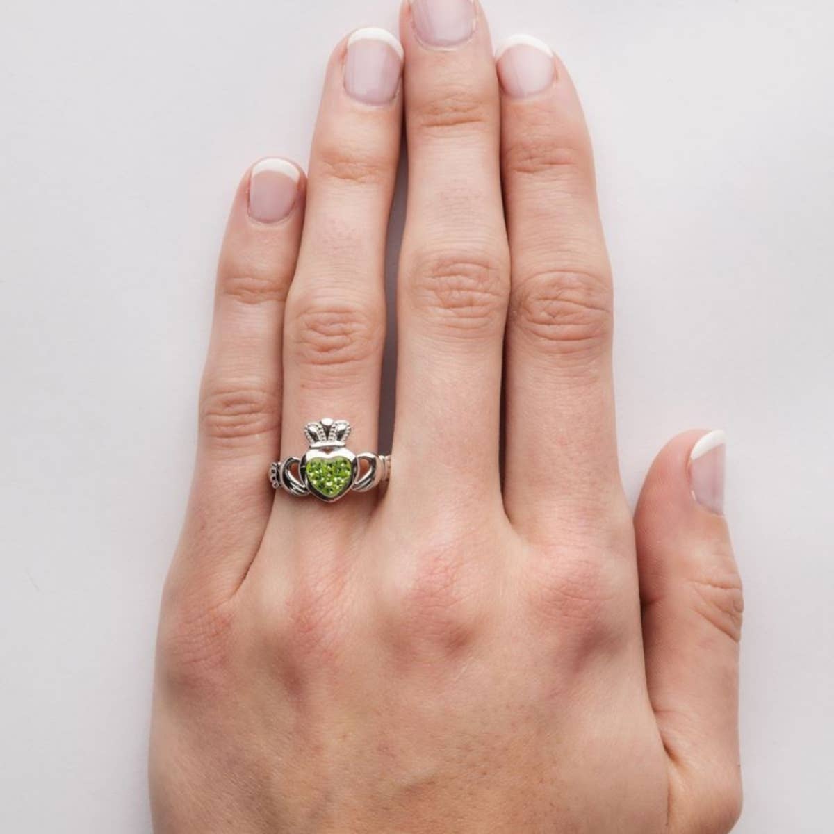 Dublin Gift Company – Großhandel Mehrsteinige Ringe – Claddagh-Ring aus Sterlingsilber mit Swarovski-Kristallen1