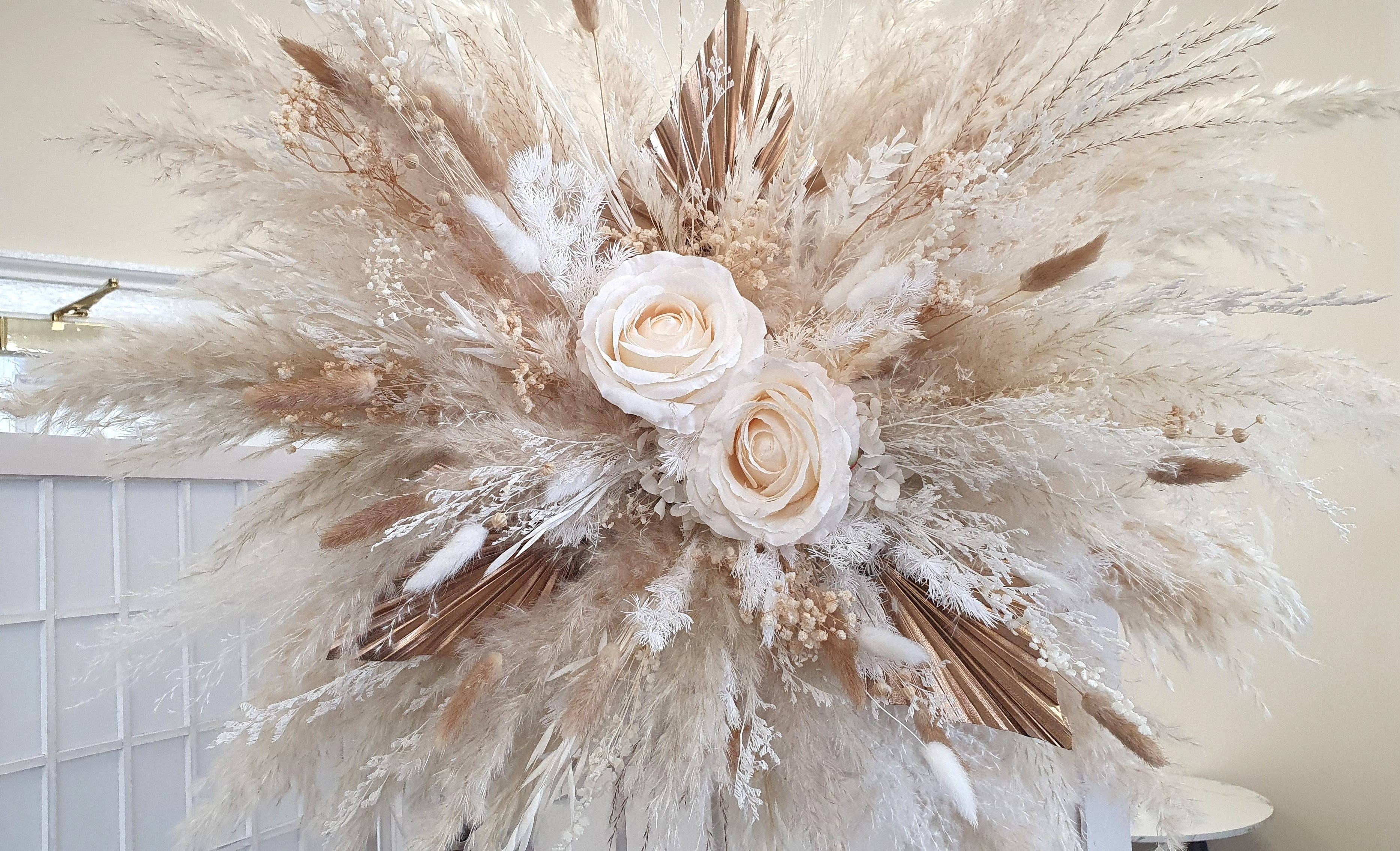 Opal Lily - Wholesale Dried/Pressed Flowers - Dried Pampas Wall Decor - Gold1