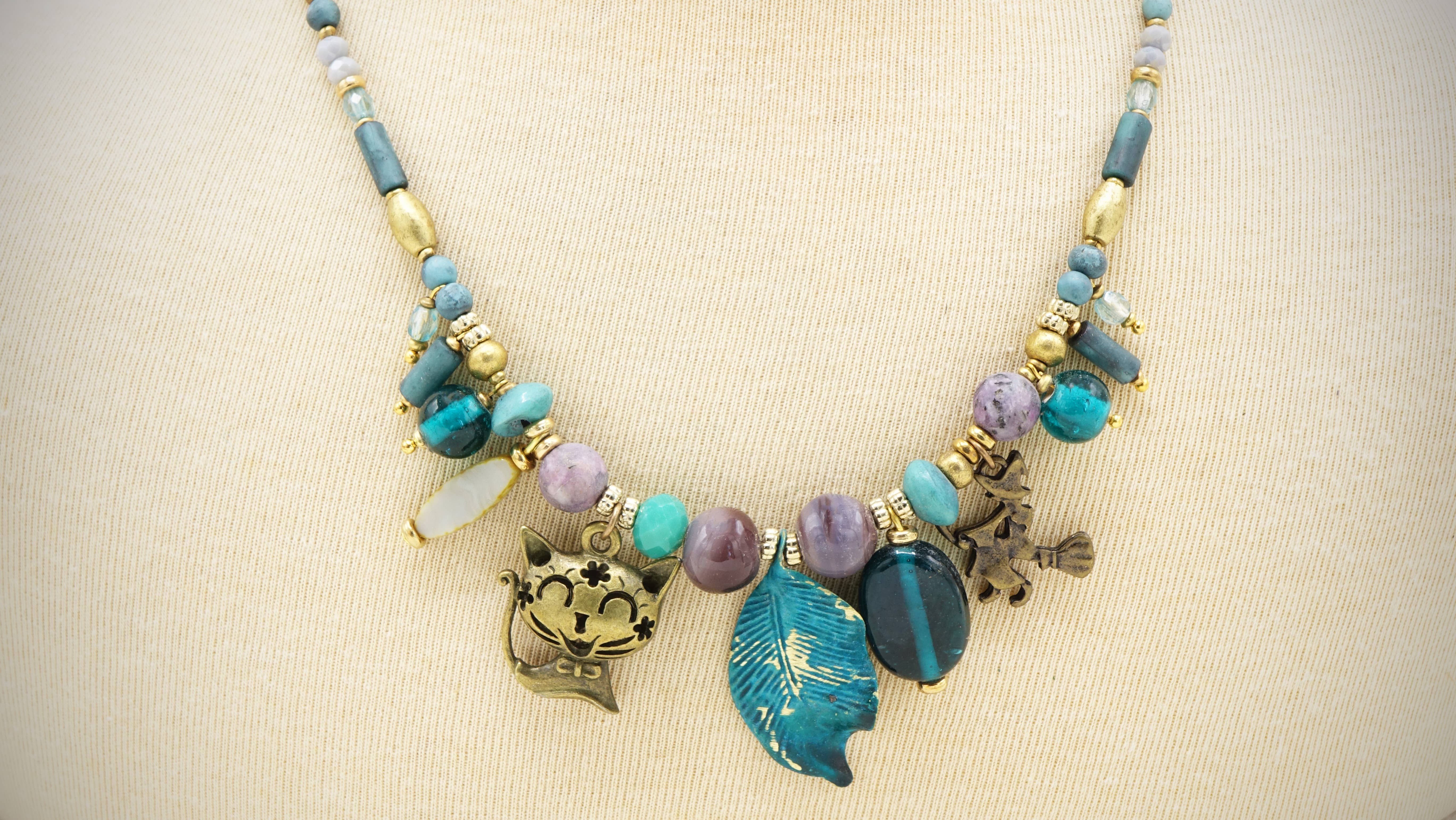 Verna Artisan Works – Großhandel Kette mit Anhänger/Charm – Boho Perlenkette im gotischen Stil