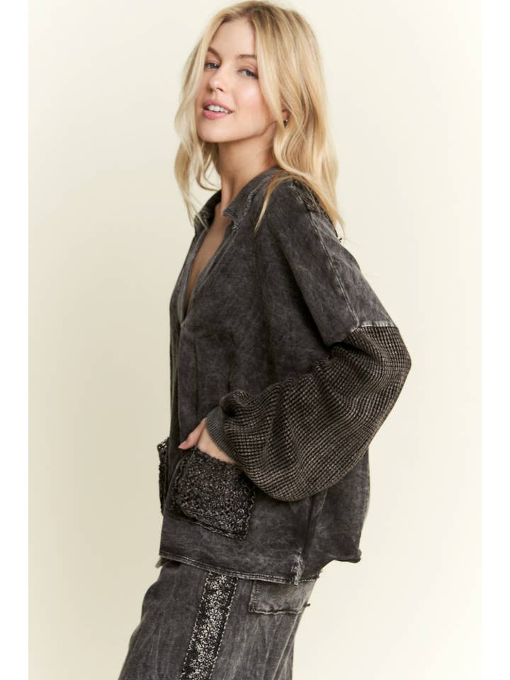J.Her - Wholesale Blouse - Women's - MineralWash Boho Pocket Vneck Collar blouse HT5929.