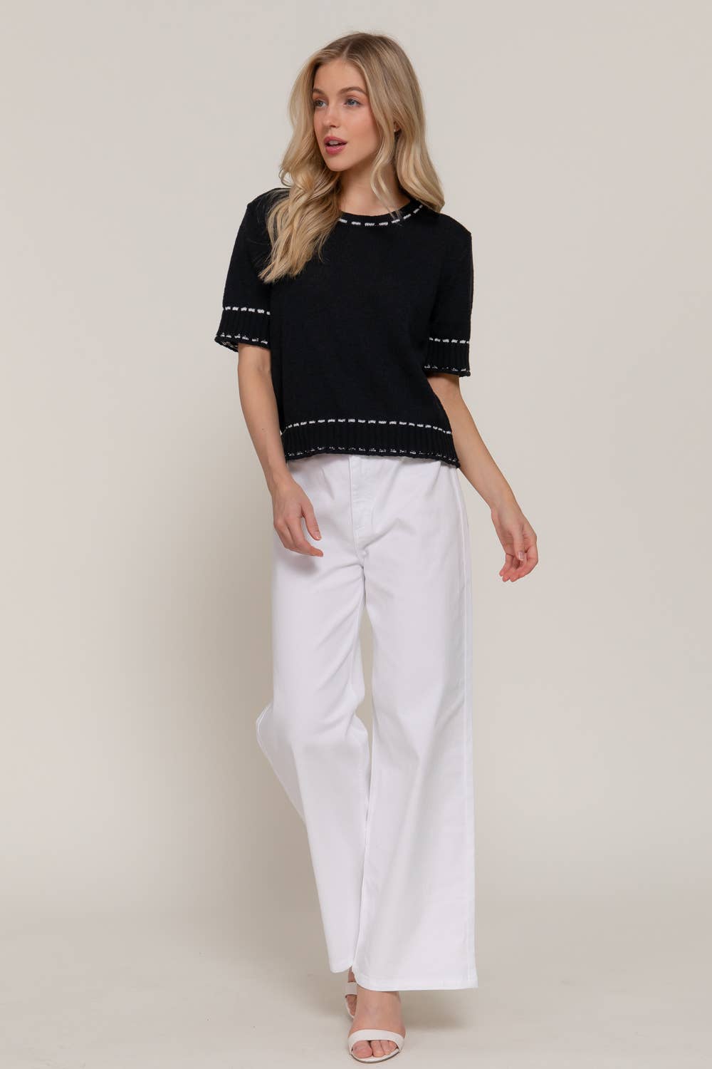 Active Basic | Active USA - Wholesale Gebreide top - Dames - Korte Mouw Ronde Hals Trui met Contrasterende Kleur Stiksel3