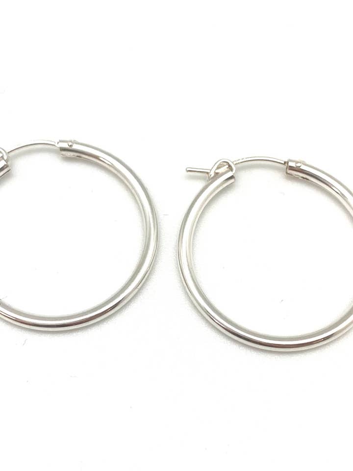 Nina hoop - stor slätt silver för wholesale av In2 design