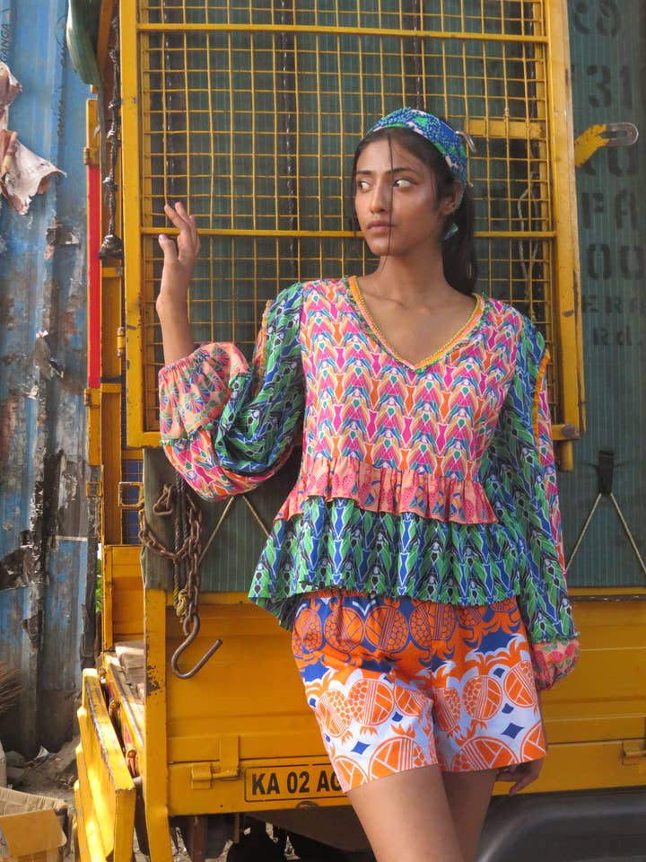 Top Schiffli de algodón estampado con mangas largas para venta al por mayor de Chogaa NYC