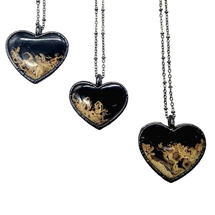 Colar Coração Fossilizado Palma por atacado de MergingMetals