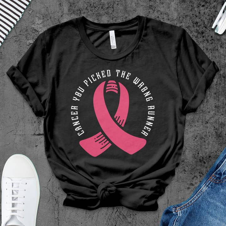 Pink bånd T-shirt til brystkræftsbevidsthed, støtte til sag og kvinde empowerment for engroshandel hos FreakyTeeFactory