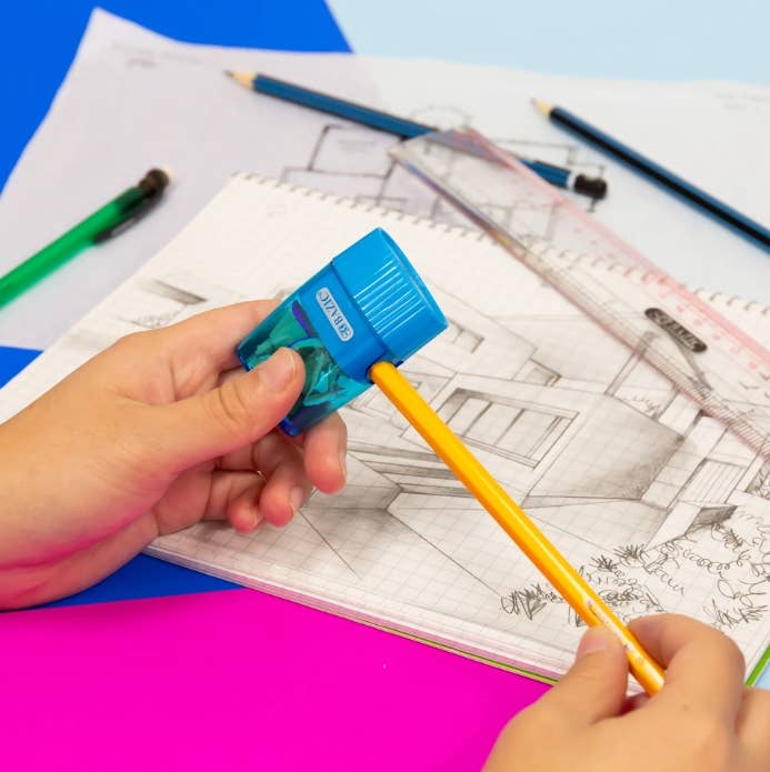 USA HomeMax – wholesale Crayons – Child & baby – Remi Sharpener w/ Receptacle1