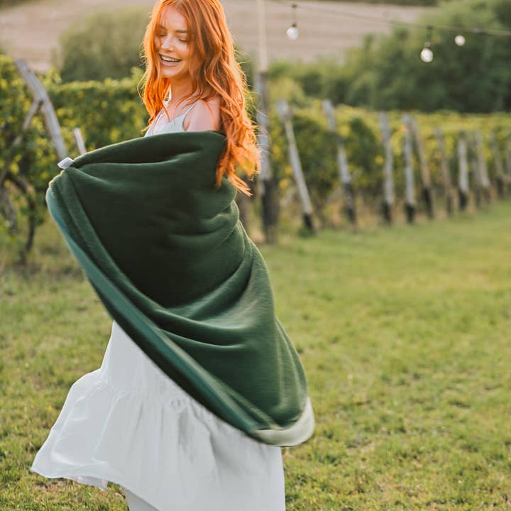 Little Giraffe - Wholesale Throw Blanket - Luxe™ Vineyard Throw5