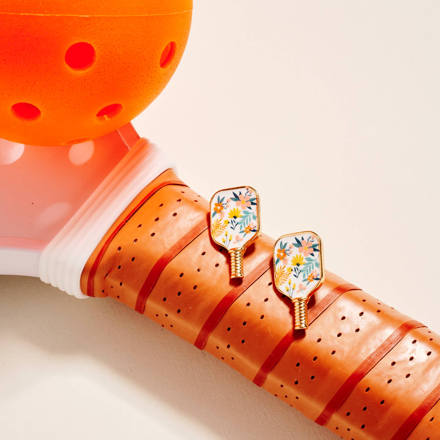 Designature New York – wholesale Solitärörhängen – 1 tums pickleballracket emaljmönster örhängen7