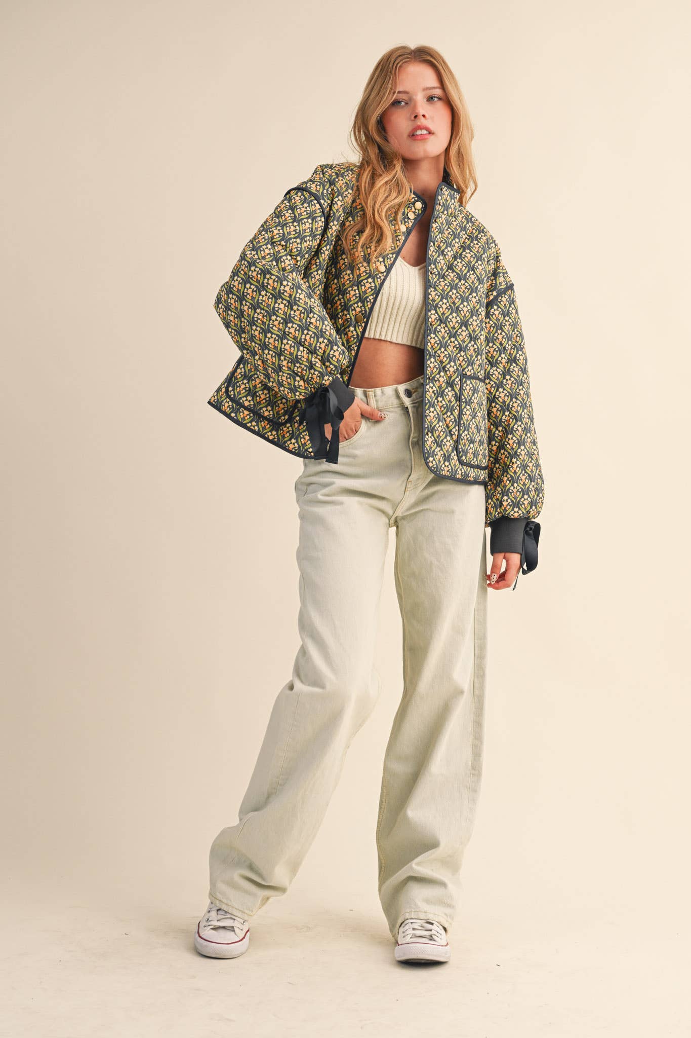 &MERCI - Wholesale Jacket - Women's - FLORAL QUILTED JACKET WITH RIBBON SLEEVE DETAIL MJK443221